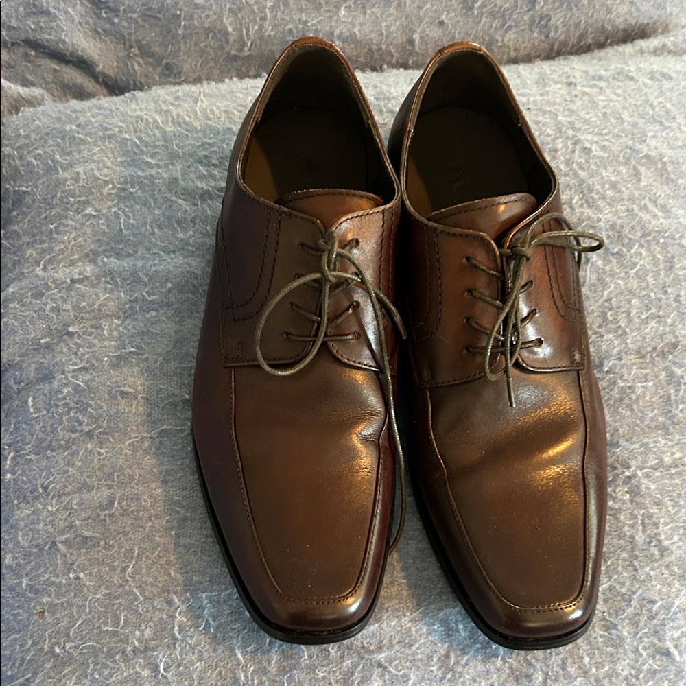 Classic Brown Leather Men's Derbys